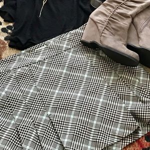 IZOD XPG PLAID SKORT